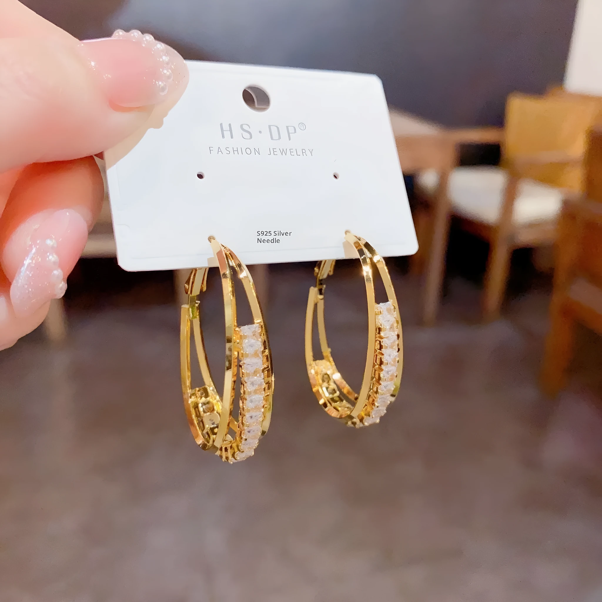 Thick gold plated copper zircon oval ear ring for women with geometric shape and round popular element