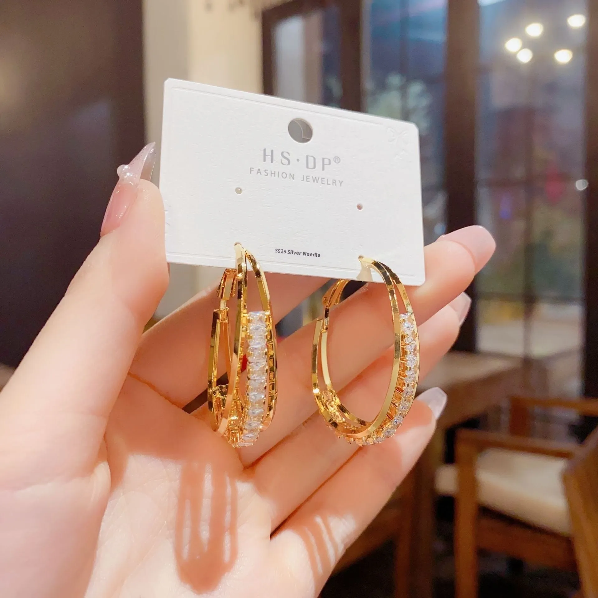Thick gold plated copper zircon oval ear ring for women with geometric shape and round popular element