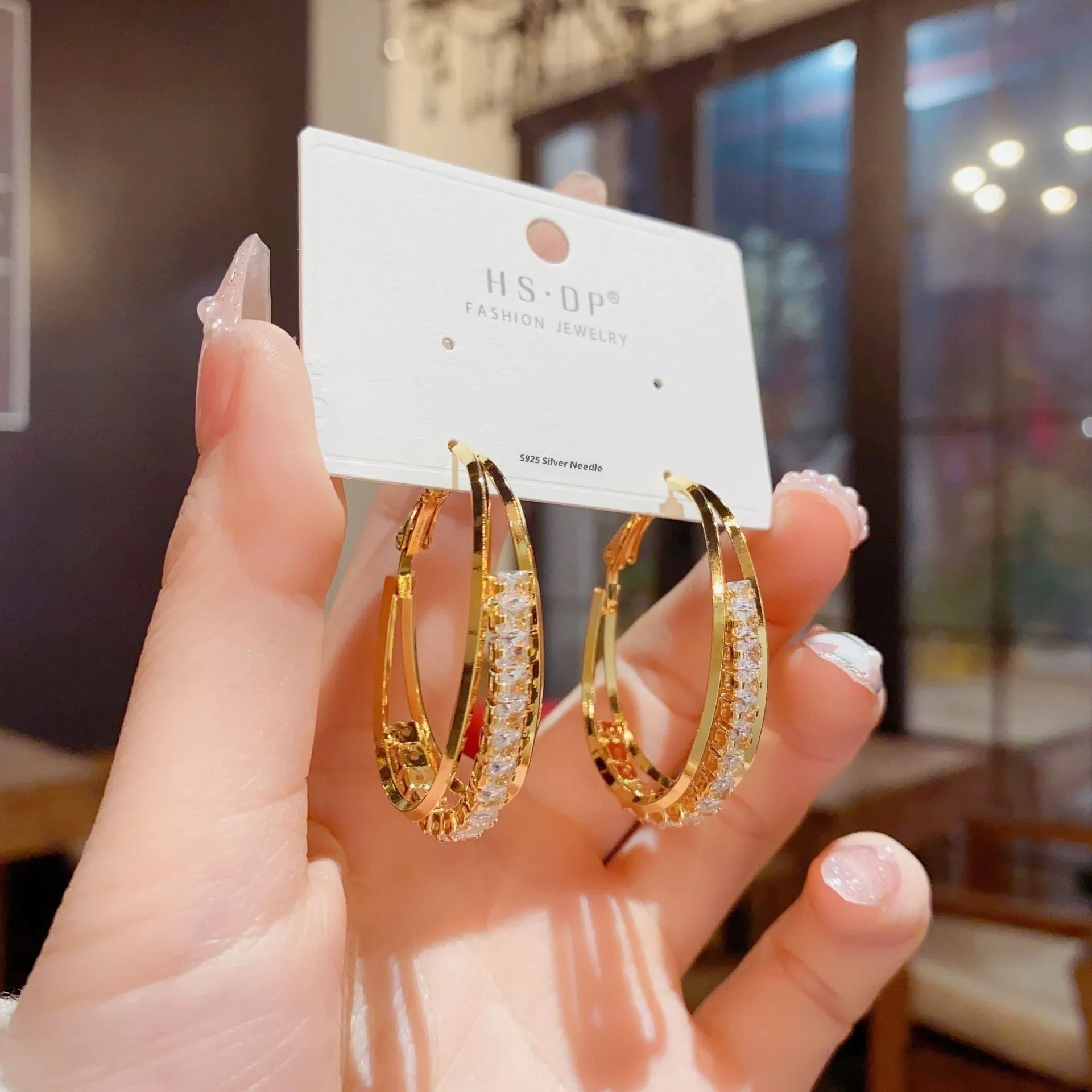 Thick gold plated copper zircon oval ear ring for women with geometric shape and round popular element