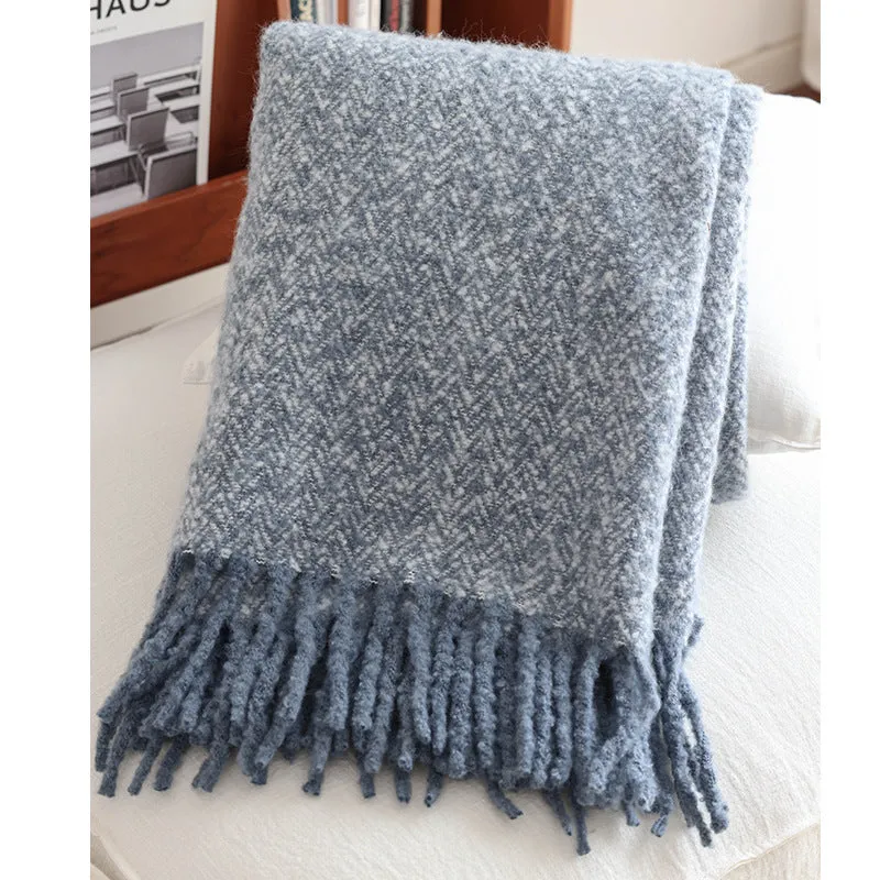 Polyester sofa blanket 120x170cm in khaki folded on a modern sofa