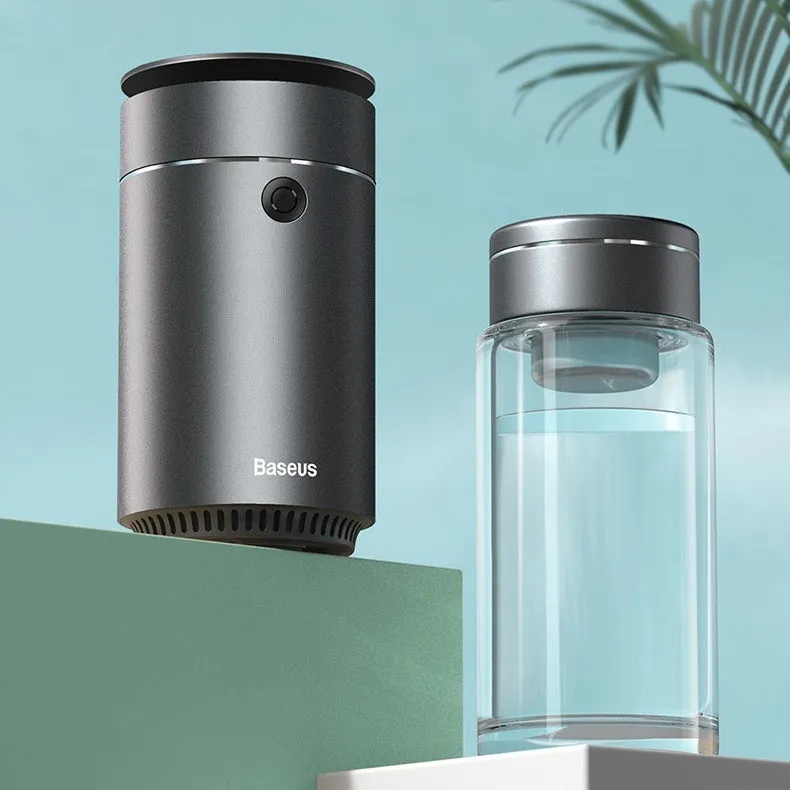 Mini car heavy fog aromatherapy humidifier in dark grey column shape with USB cable