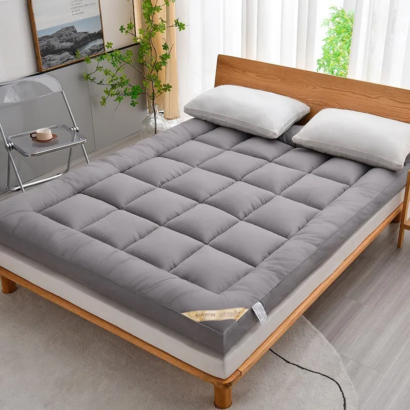 Thickened three-dimensional feather velvet mattress sheet in alpaca colour on a 1.8m bed