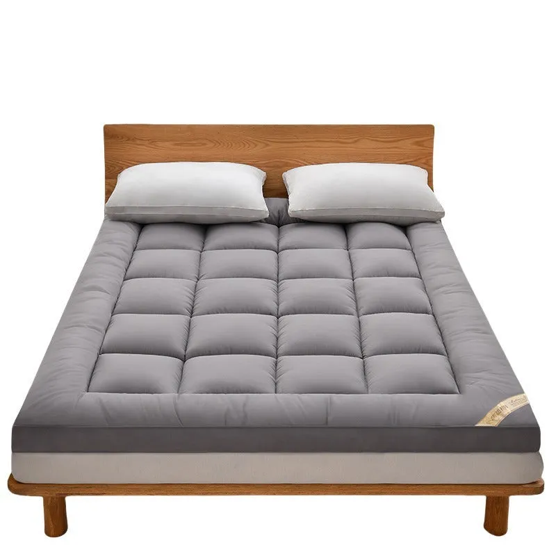 Thickened three-dimensional feather velvet mattress sheet in alpaca colour on a 1.8m bed