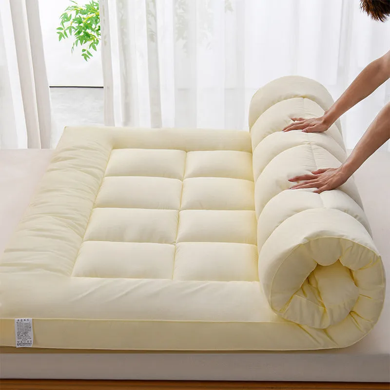 Thickened three-dimensional feather velvet mattress sheet in alpaca colour on a 1.8m bed