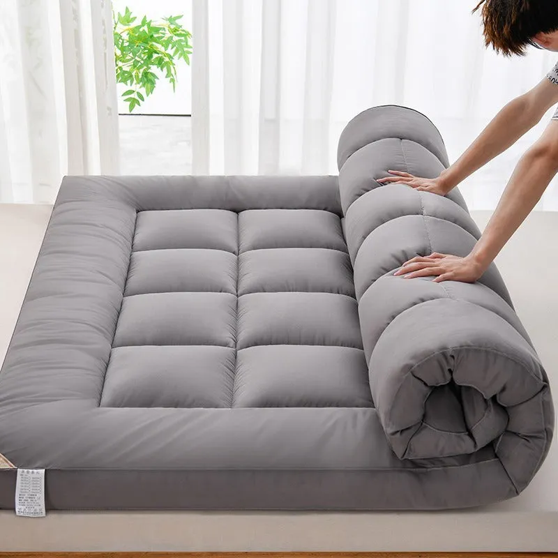 Thickened three-dimensional feather velvet mattress sheet in alpaca colour on a 1.8m bed