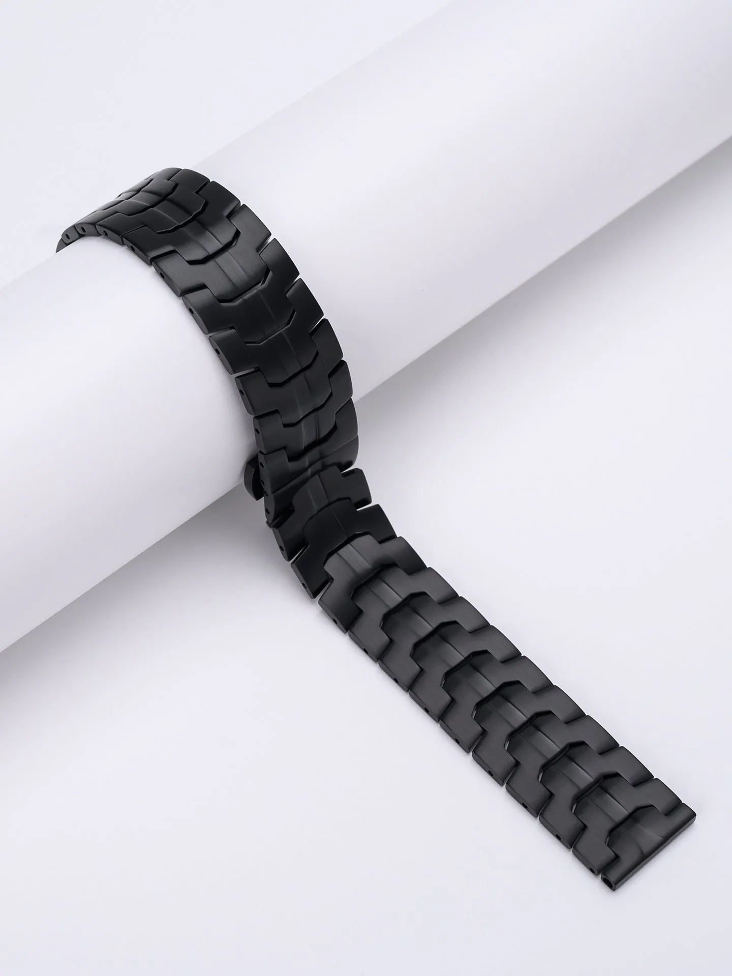 Stainless steel watch strap for Samsung Galaxy Watch in silver, black, titanium and other colours.