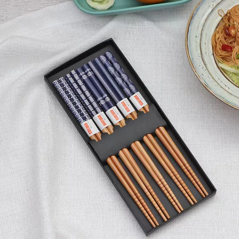 Five pairs of bamboo chopsticks with Japanese lucky cat and blue patterns in gift packaging