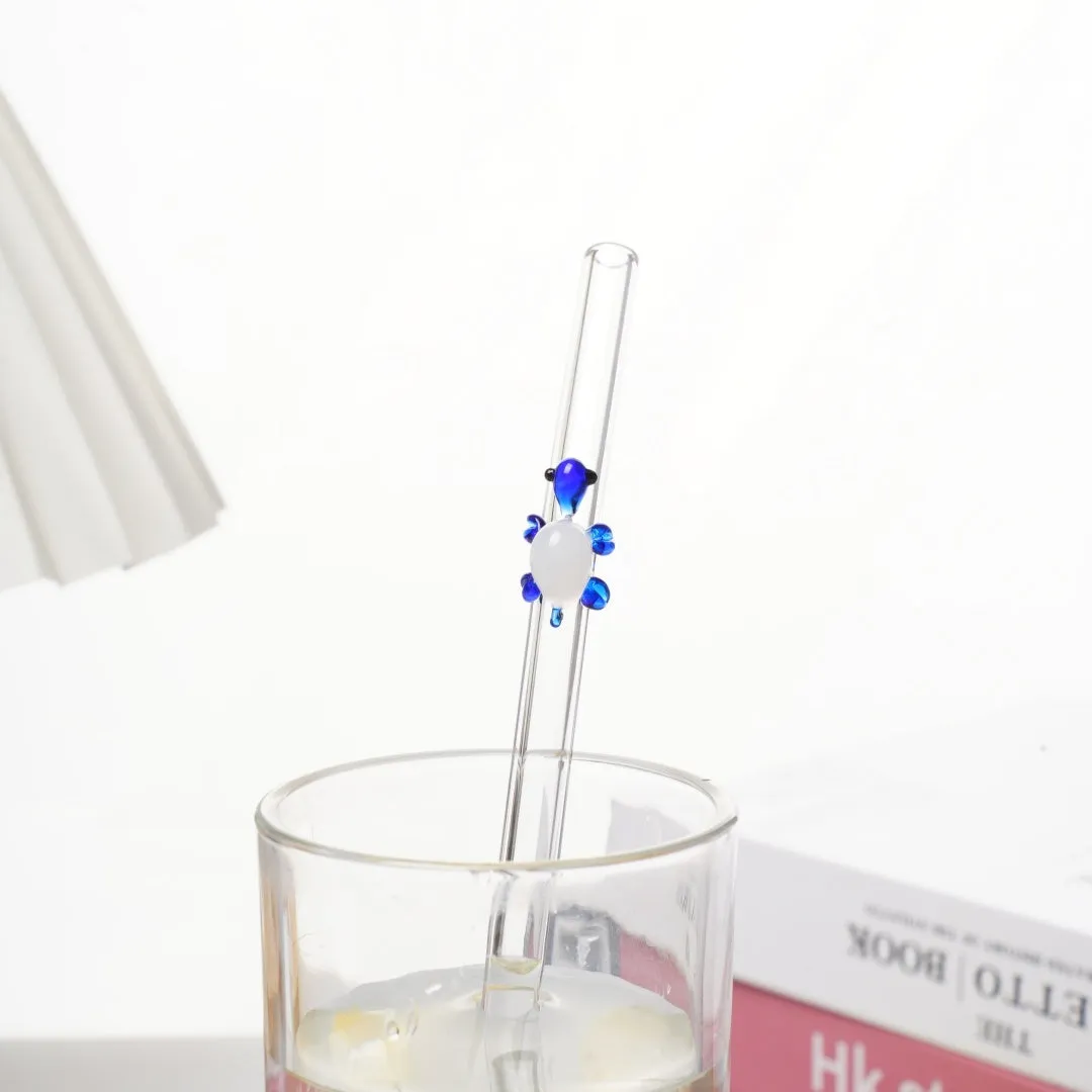 Turtle-shaped high borosilicate glass elbow straw for children in assorted colours