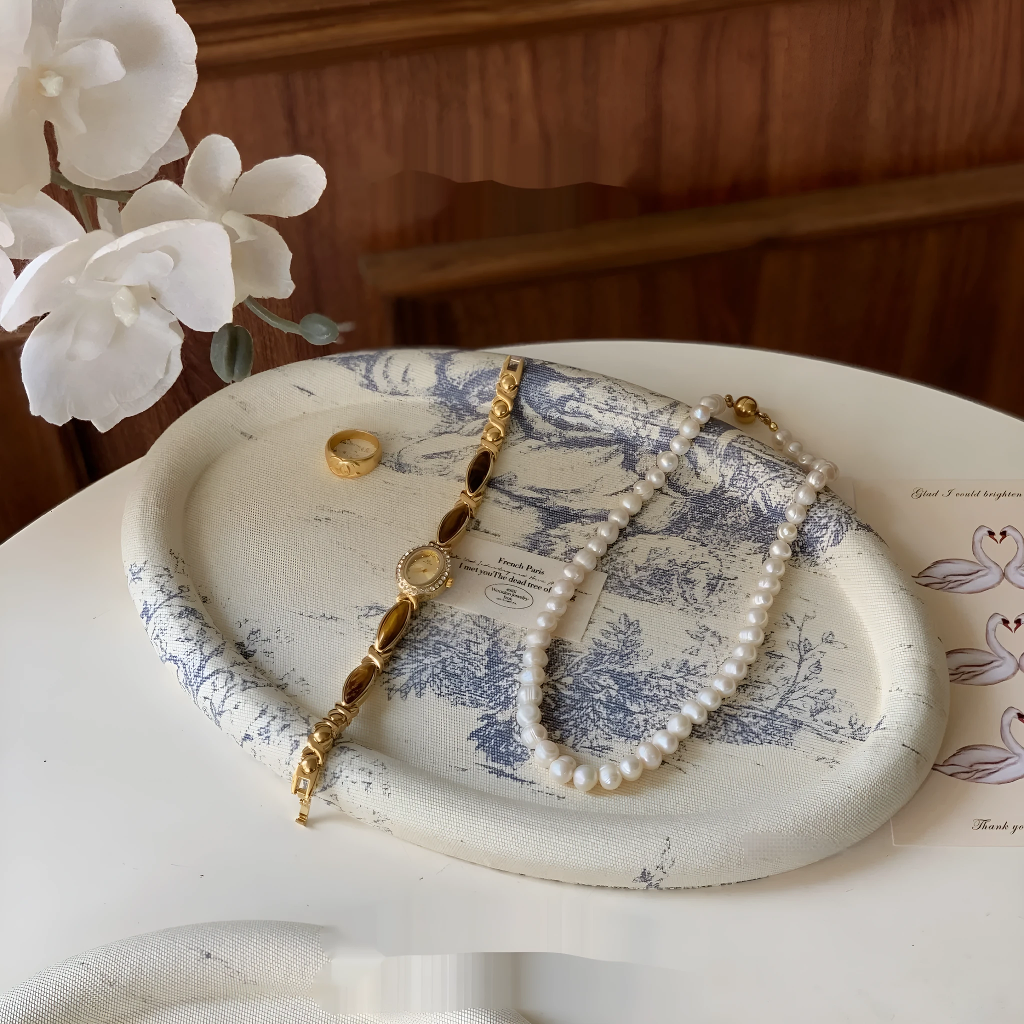 Retro fabric MDF jewelry tray for bracelet and necklace storage, available in blue or green