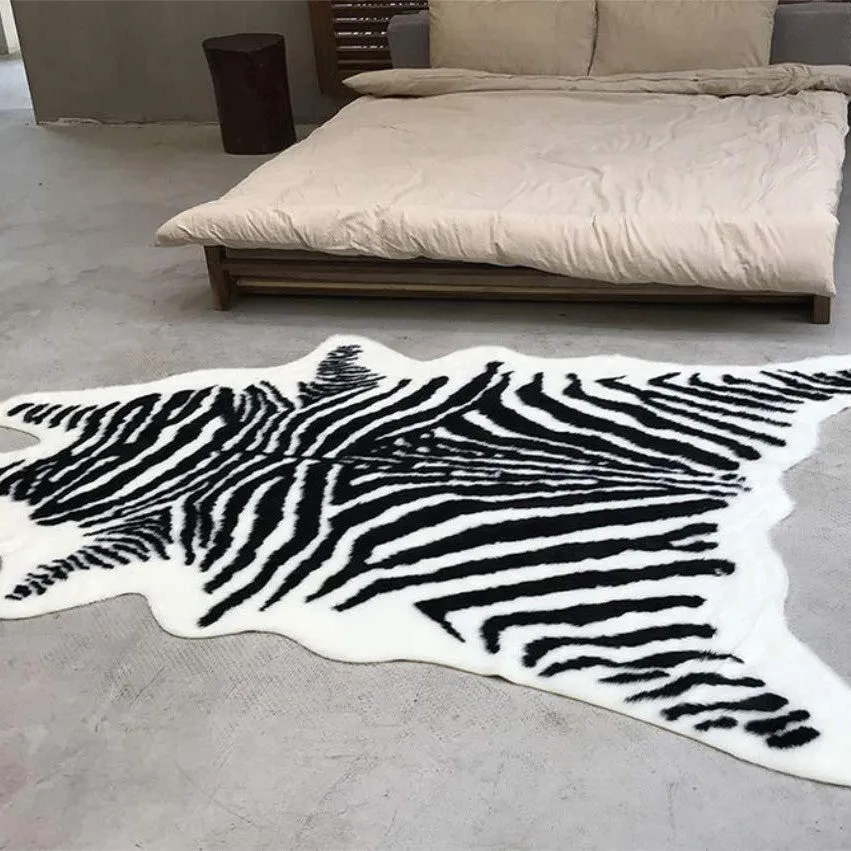 Light luxury floor mat with cute tiger print, made of imitation cashmere, machine washable, available in 40X120cm size