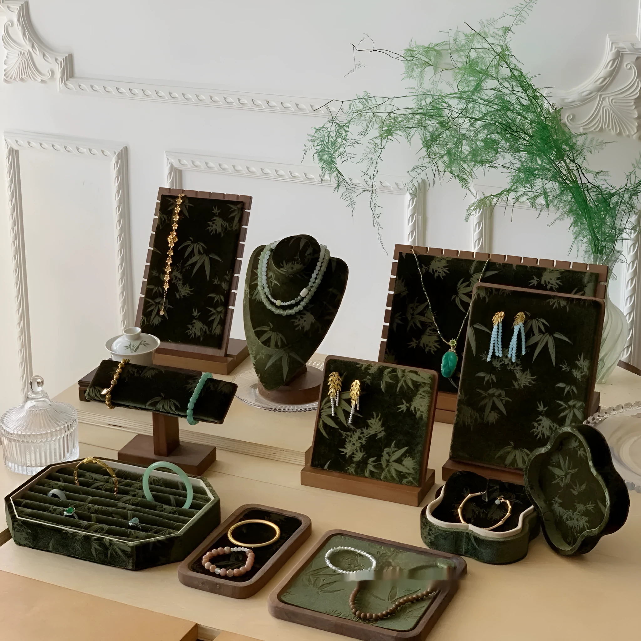 Walnut solid wood necklace display stand with Jiangnan ink painting bamboo design and multiple tiers