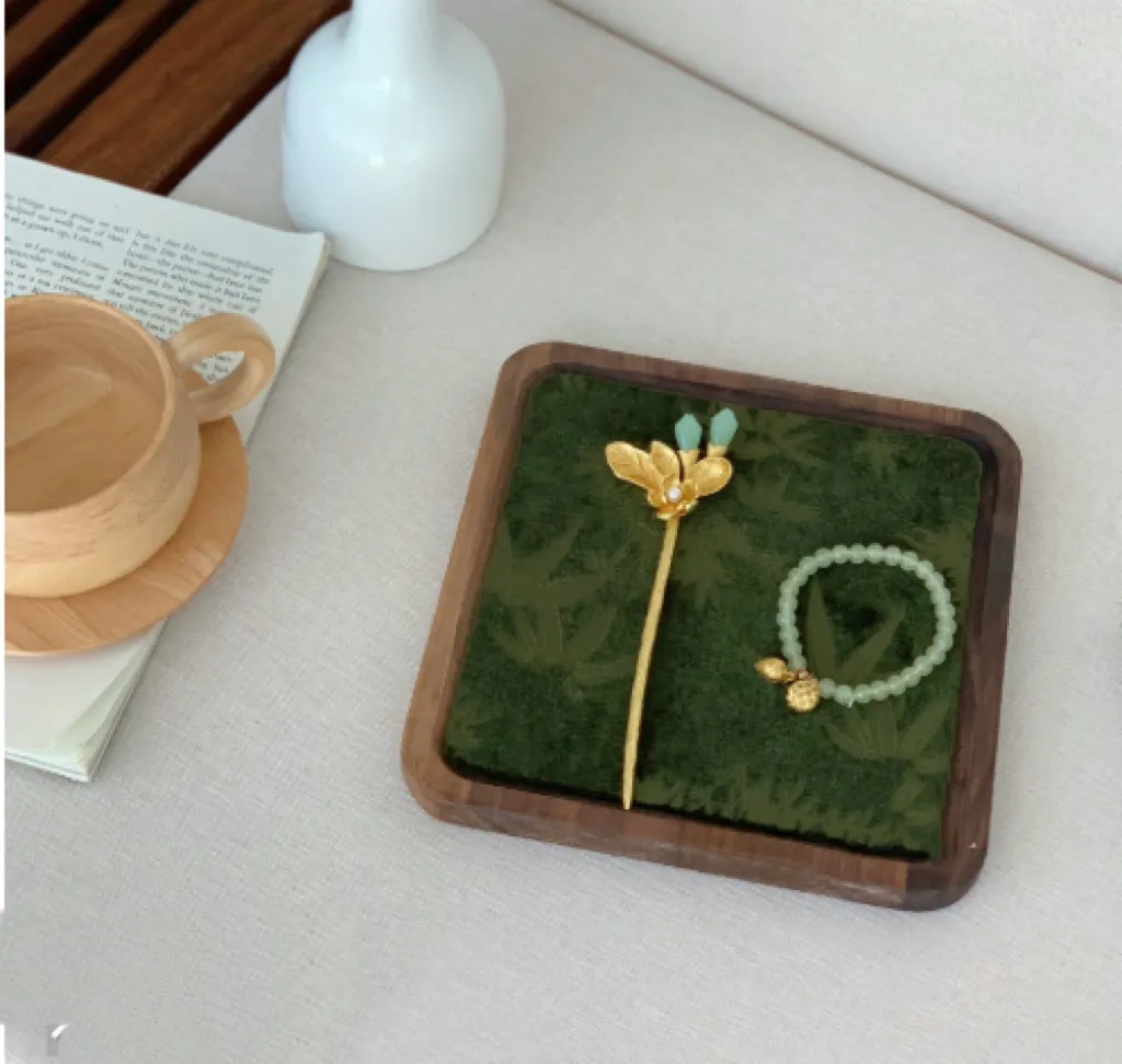 Walnut solid wood necklace display stand with Jiangnan ink painting bamboo design and multiple tiers