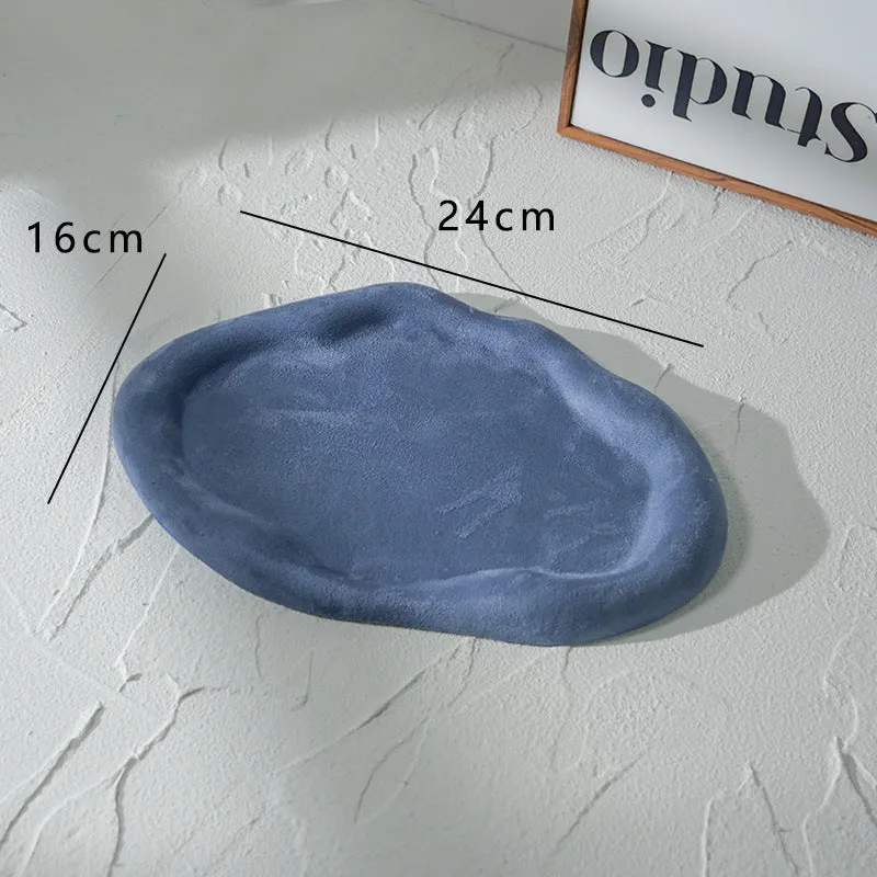 Flannel jewellery display stand in light blue with gypsum base showing 15cm round plate
