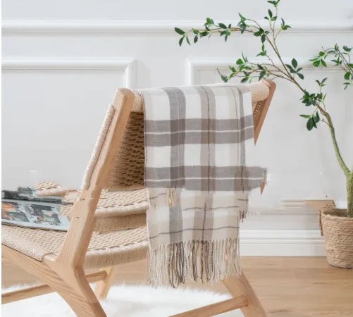 Acrylic chenille plaid blanket with tassels, gray and white geometric pattern, 125x160 cm
