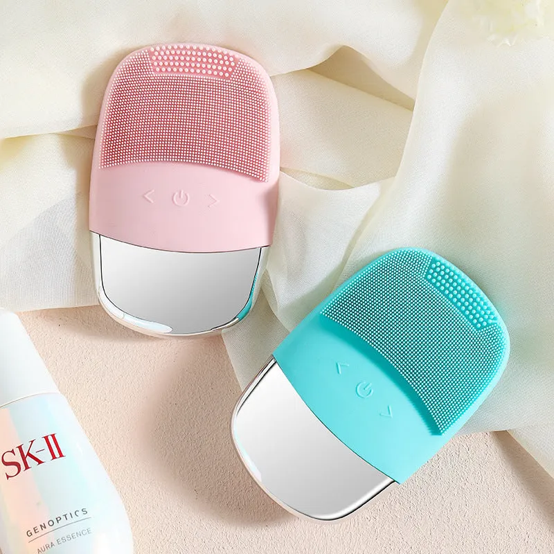 Silicone ultrasonic facial cleansing brush in Lake Blue with three speed gears for deep cleaning