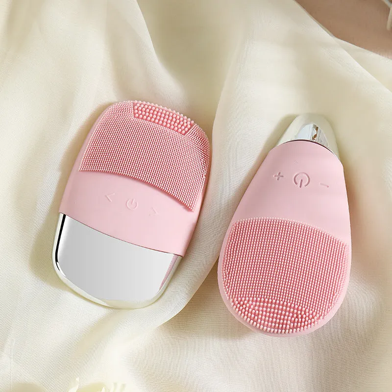 Silicone ultrasonic facial cleansing brush in Lake Blue with three speed gears for deep cleaning