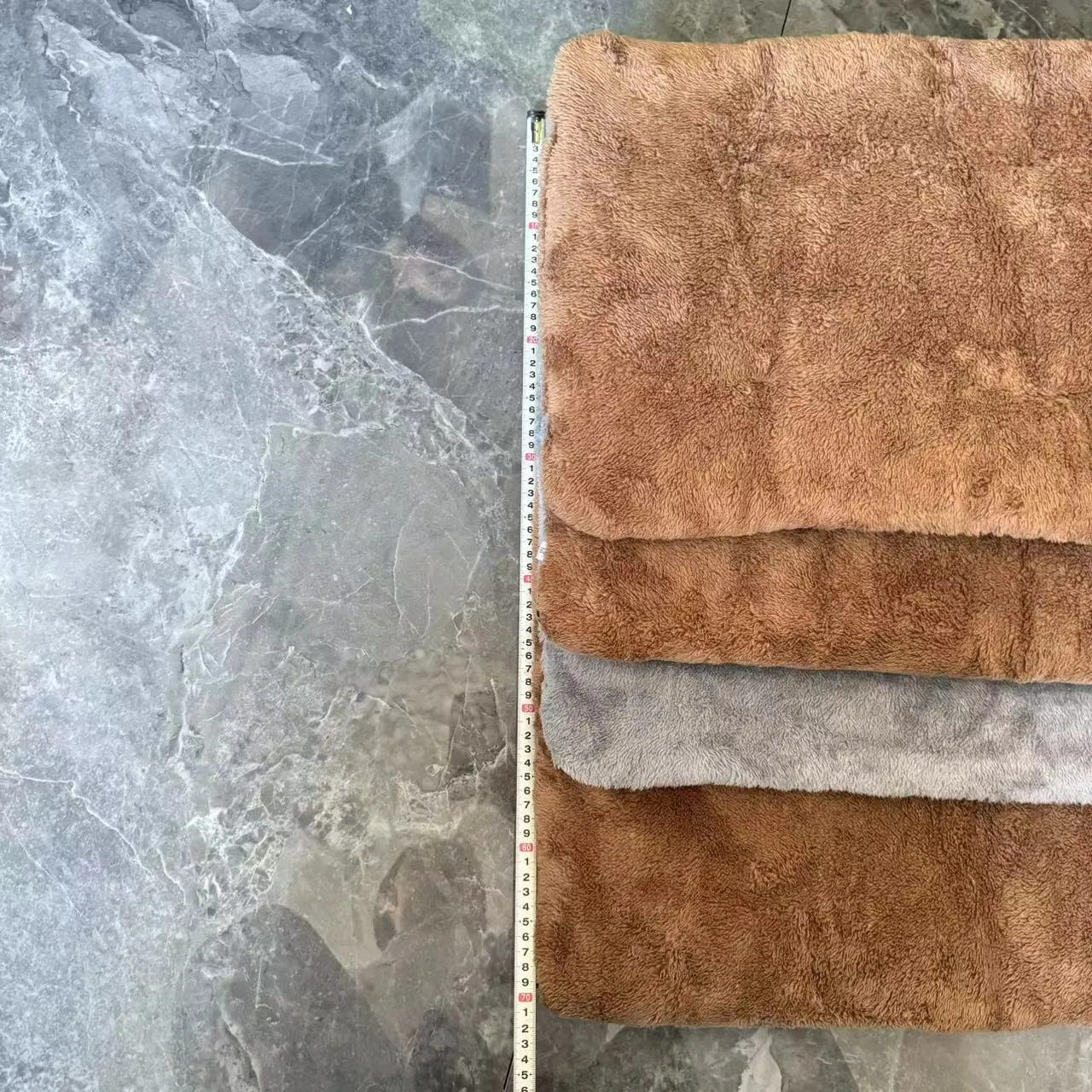 Self-heating thickened pet blanket for dogs in khaki colour, made from Bejirog material