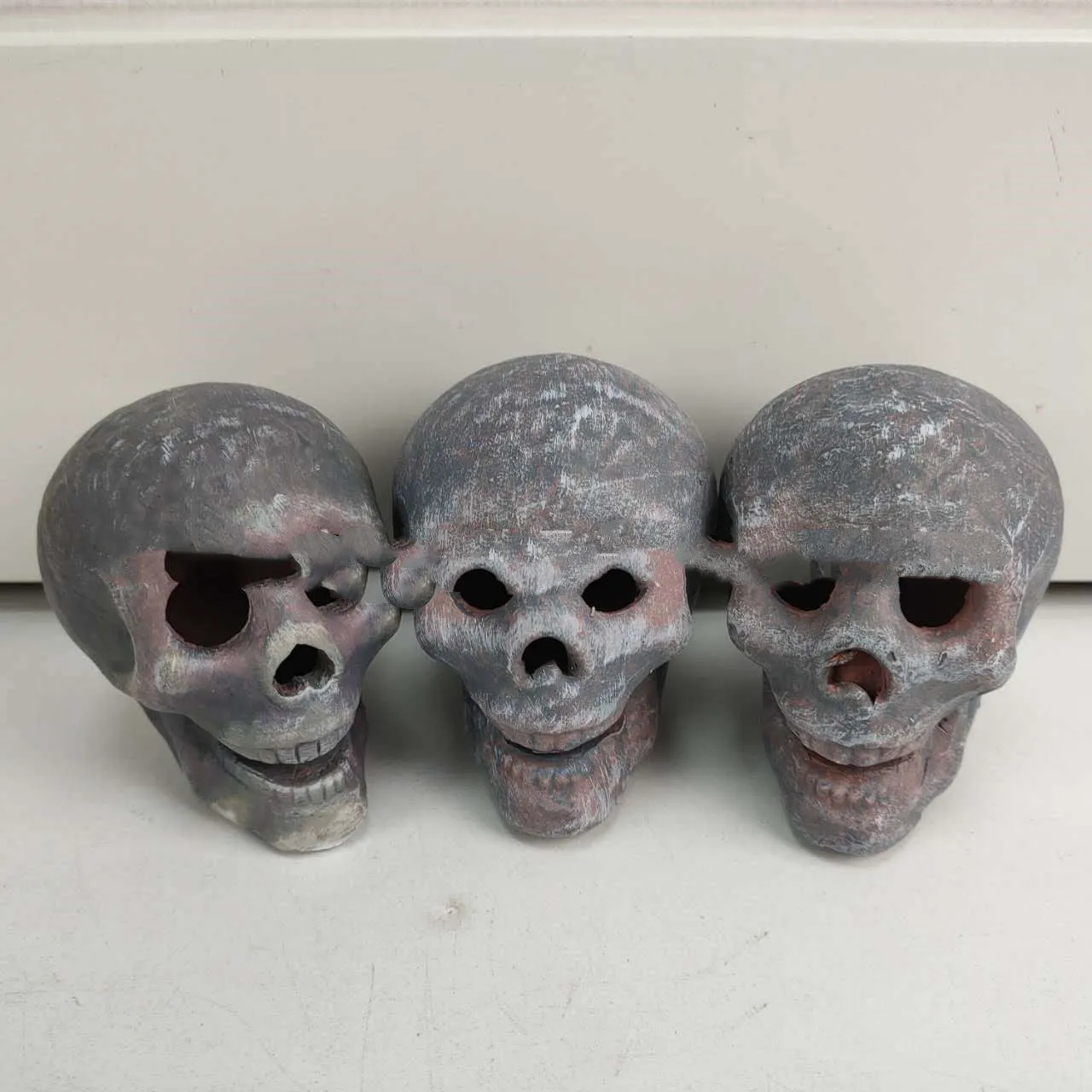 White pottery Halloween skull barbecue ceramic model American style character ornament on display
