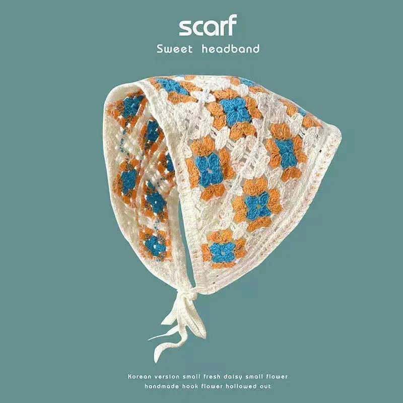 Cotton triangular headscarf with floral pattern in retro French style for women