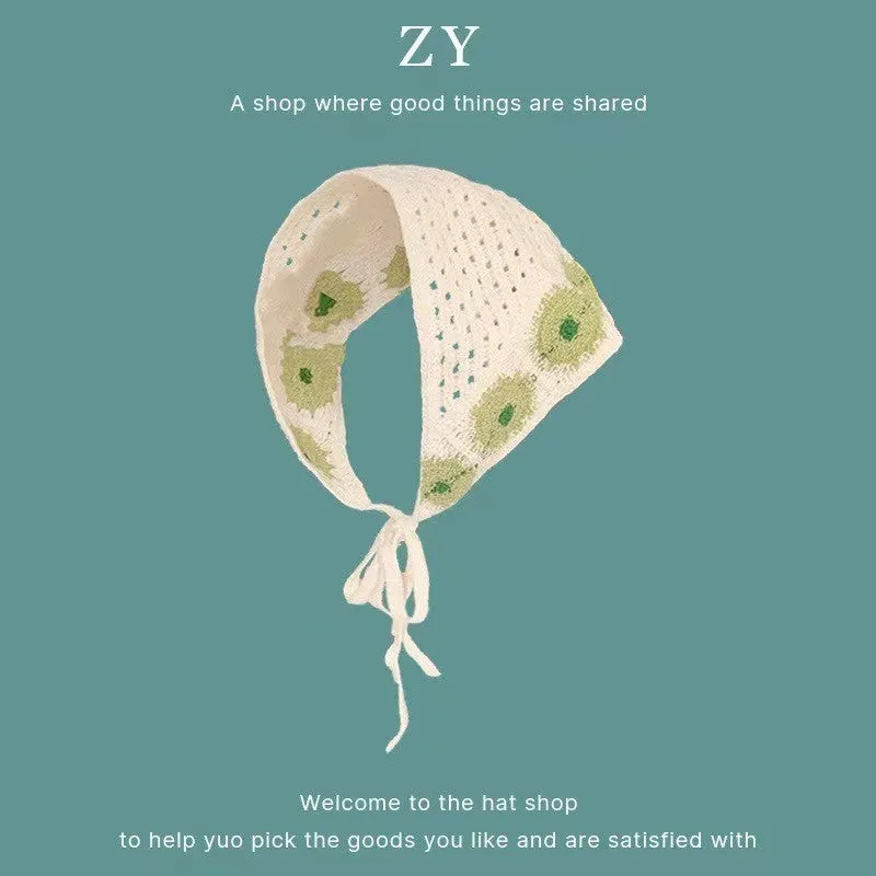 Cotton triangular headscarf with floral pattern in retro French style for women