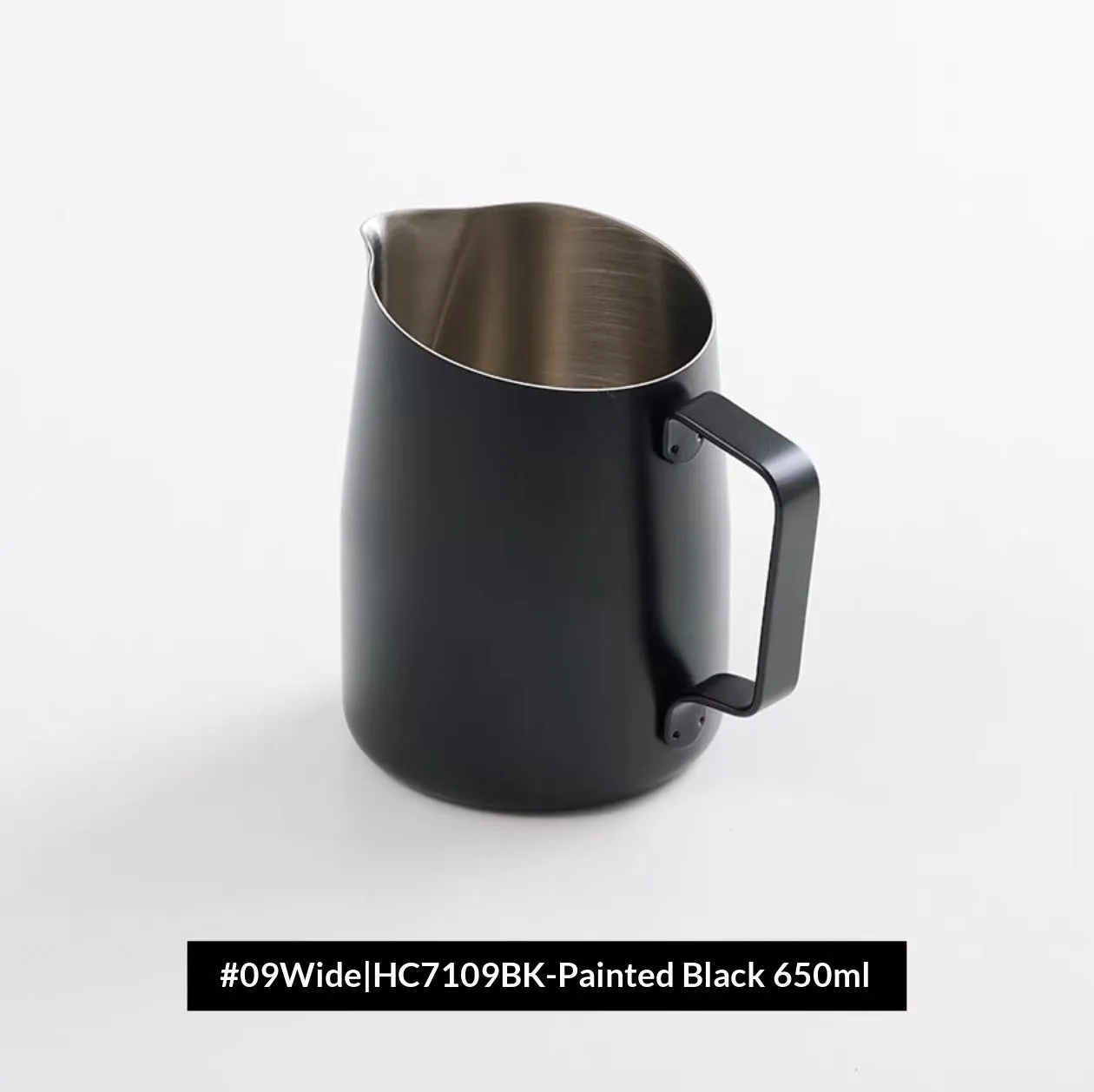 Stainless steel coffee latte art cup with round nozzle in matte gray, 650ML capacity, silk flower finish