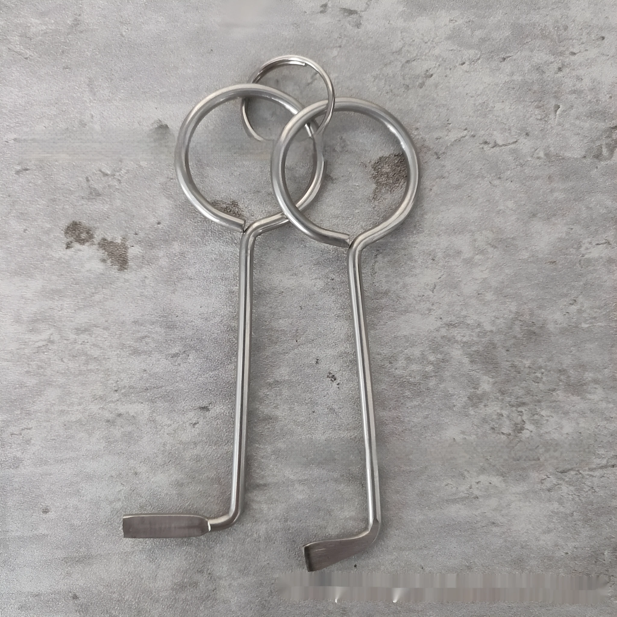 Two-piece portable alloy wrench tool set for household and DIY use
