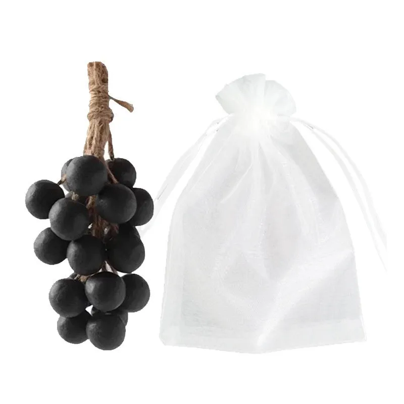 Handmade grape cleansing soap bar with nourishing and oil controlling properties, 120g size