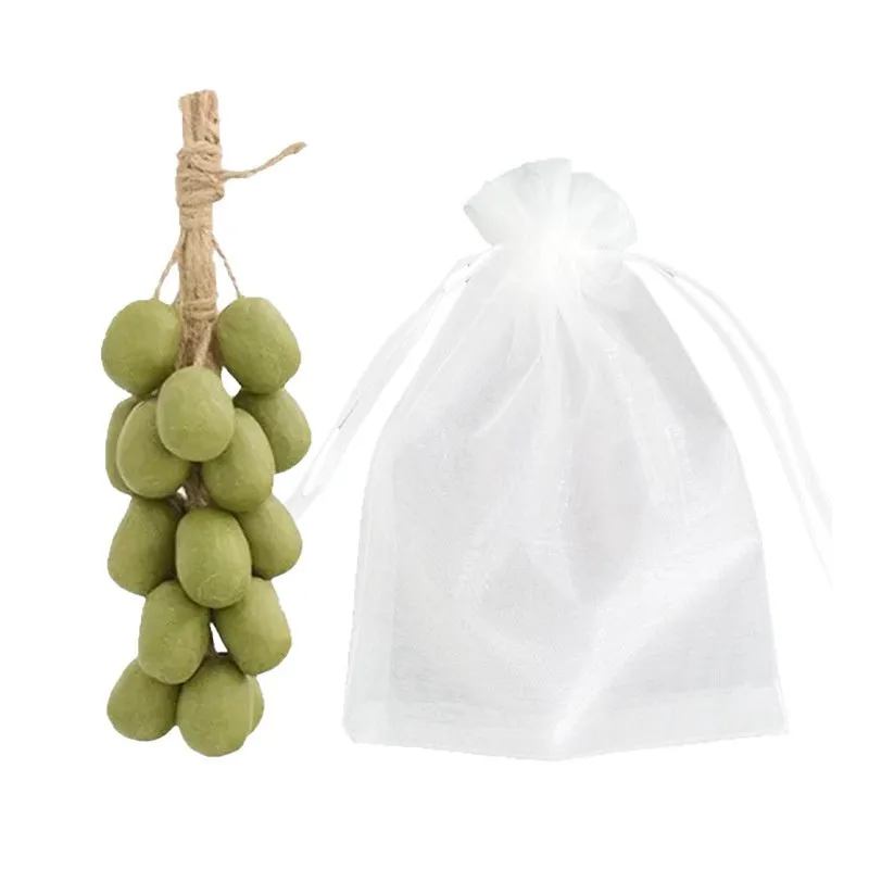 Handmade grape cleansing soap bar with nourishing and oil controlling properties, 120g size