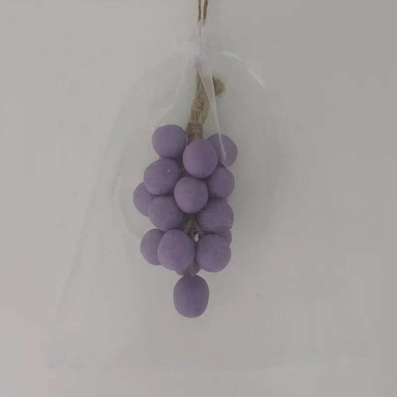 Handmade grape cleansing soap bar with nourishing and oil controlling properties, 120g size