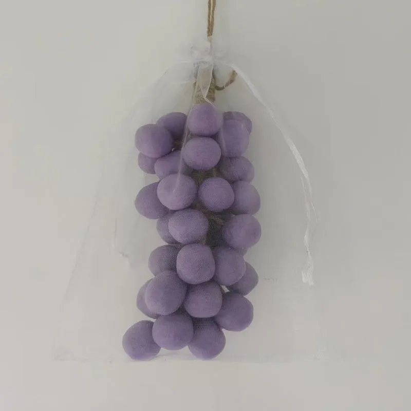Handmade grape cleansing soap bar with nourishing and oil controlling properties, 120g size