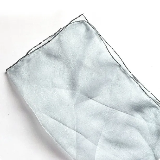 Silk fabric bouquet packaging bag with arabesquitic texture in five colour options