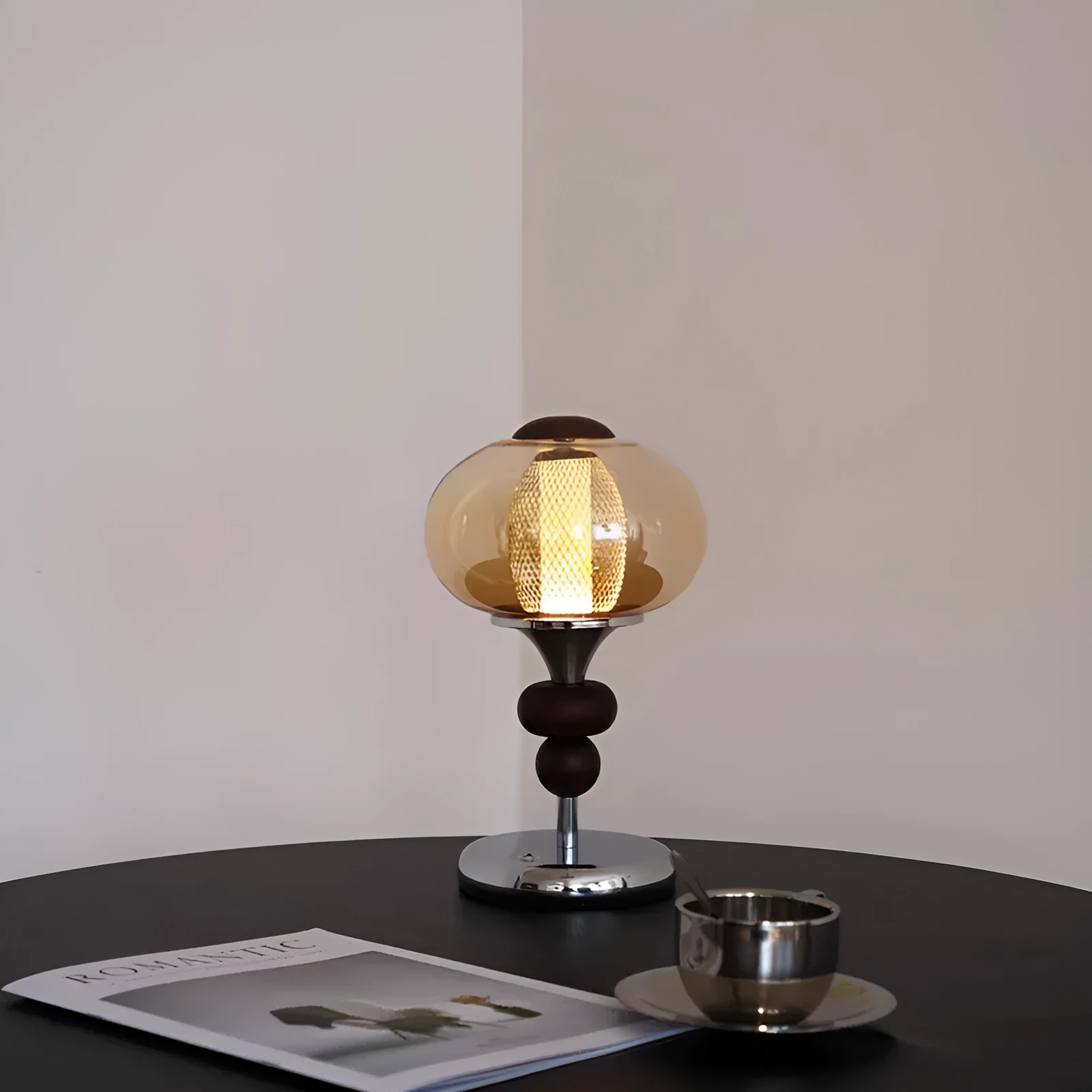 Solid wood retro palace table lamp with touch dimming controls and USB power connection