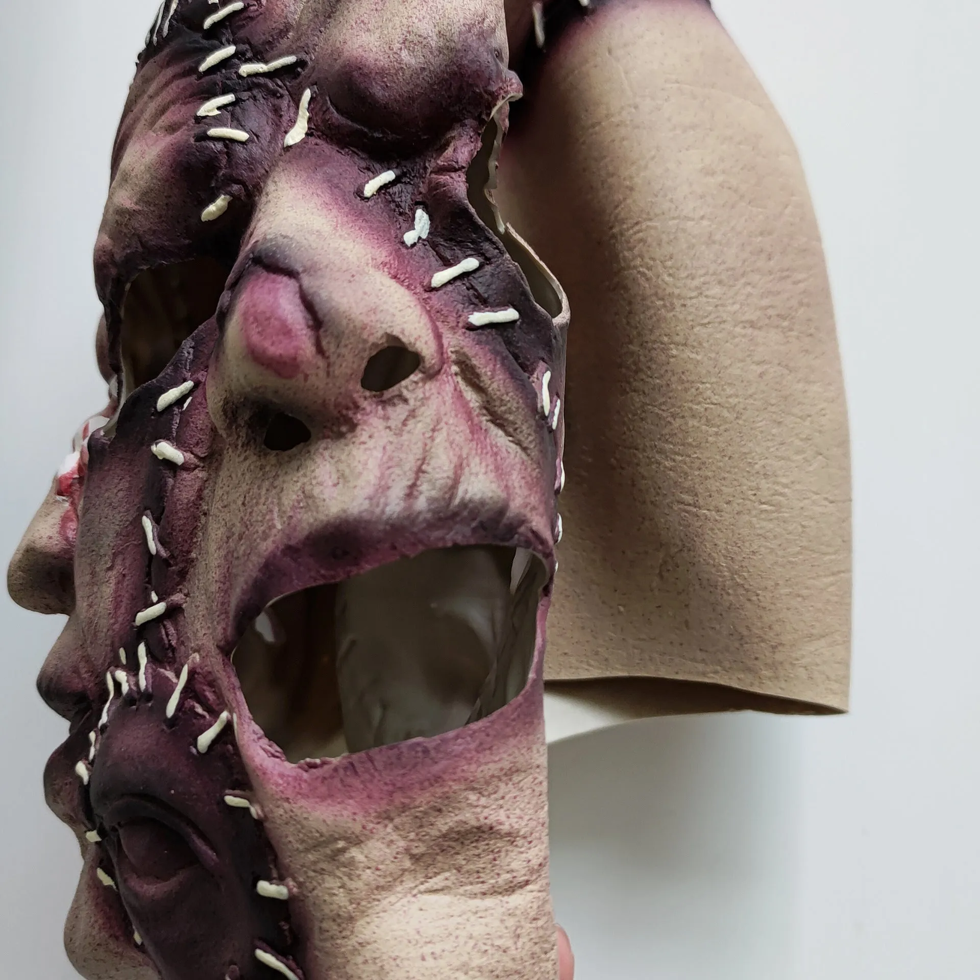 Plastic three-sided grimace horror mask for Halloween and cosplay events