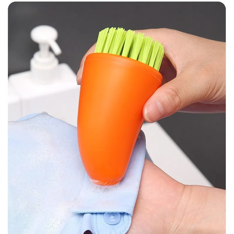 Carrot-shaped nylon kitchen cleaning brush in orange colour, 14.5cm length