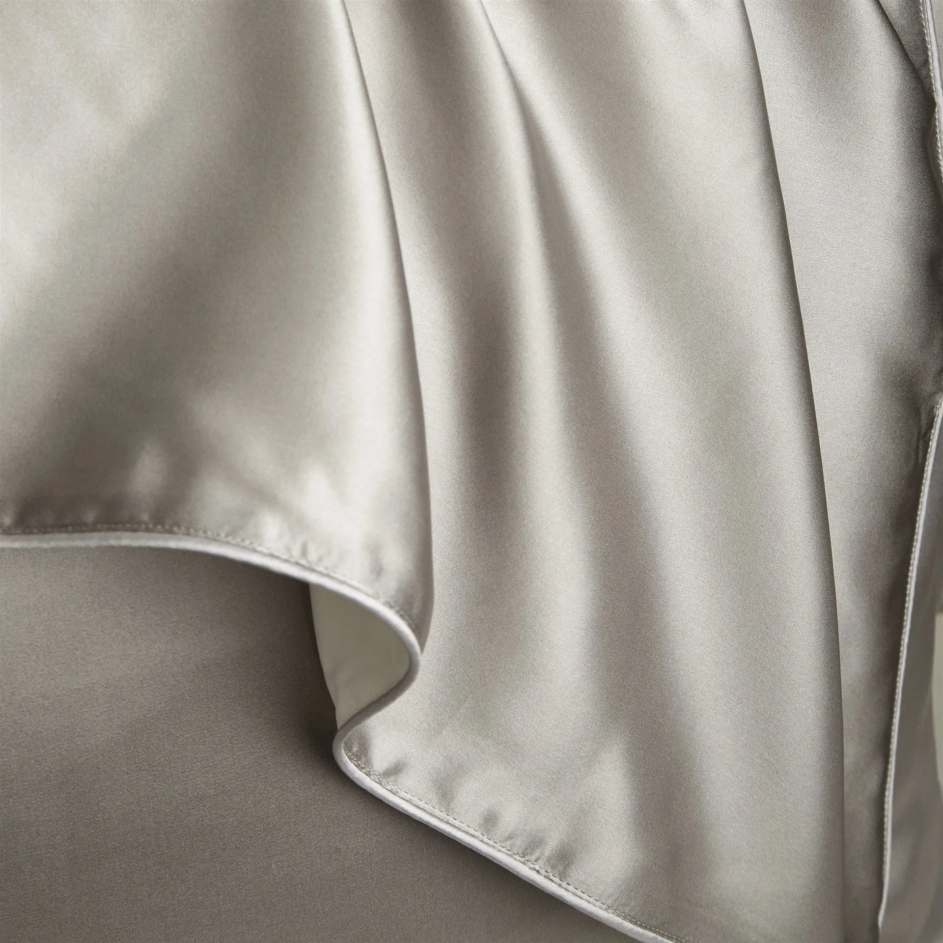 48x74cm mulberry silk single pillowcase in palace luxury style with reactive print.