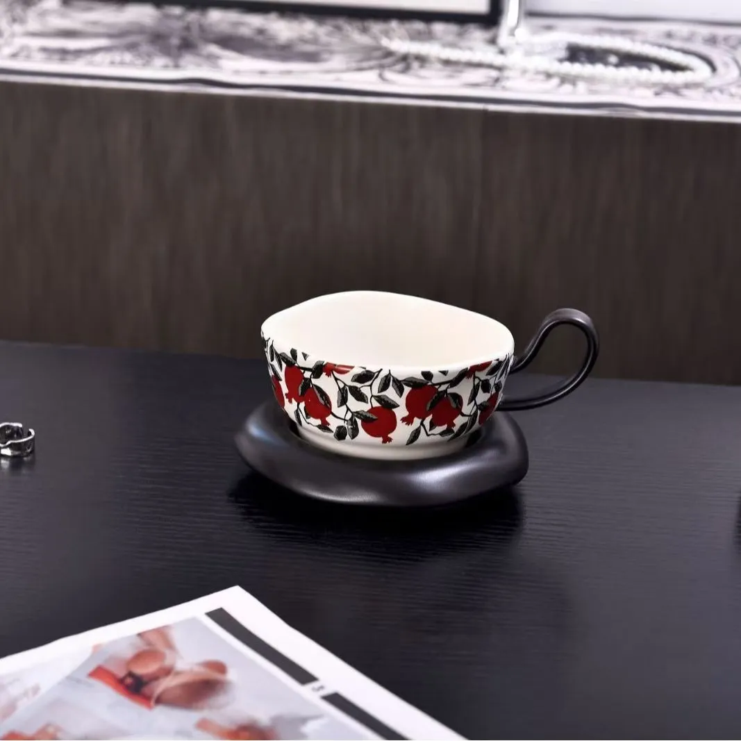 Ceramic coffee cup and saucer set in retro style, 210ml capacity, in black or orange colour