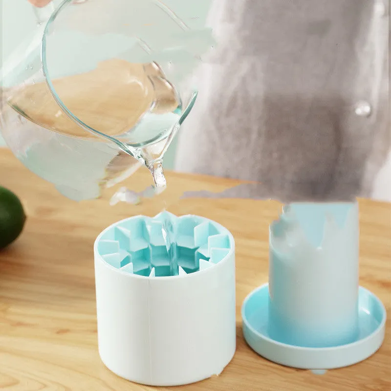 Blue-green portable 2-in-1 ice bucket and mould with lid showing 9 cm diameter and quick-freeze design