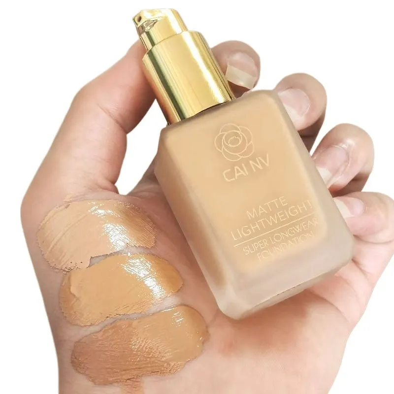 Liquid foundation bottle with discolouration resistance for mixed skin types in six shade options