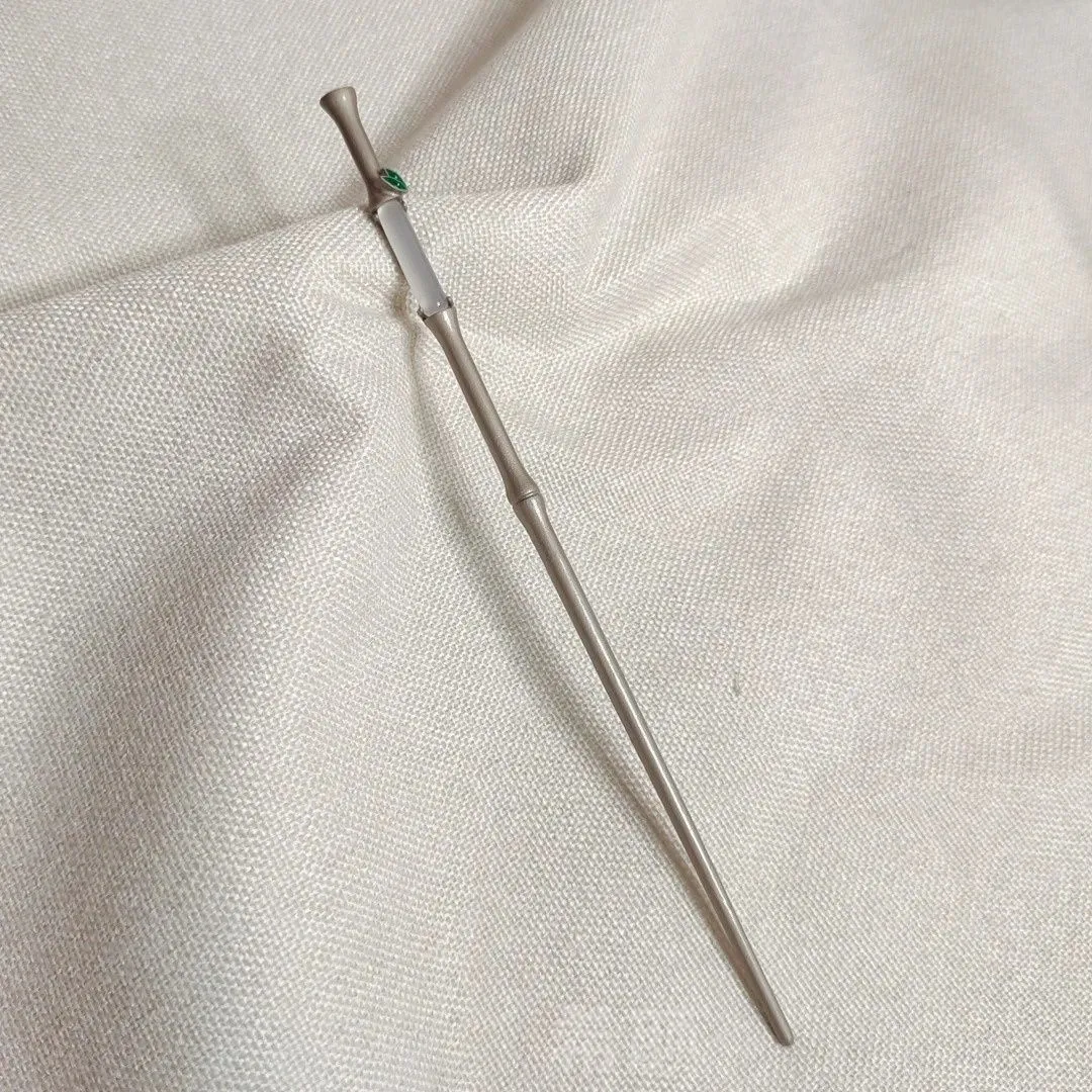 Alloy leaf-shaped hairpin with electroplated finish, style 5365, on neutral background
