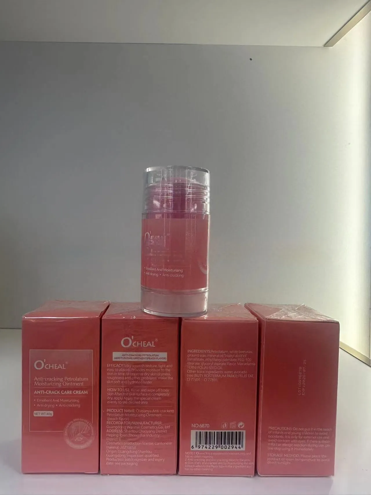 40g tube of moisturising anti-chapping cream for hands and feet, universal skin type, available in English Avocado and other colours