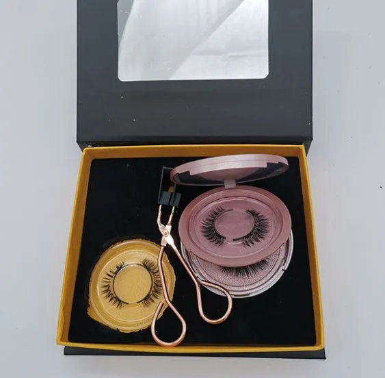 Magnetic false eyelashes in black with hard magnetic material and quantum clip on pink folding box