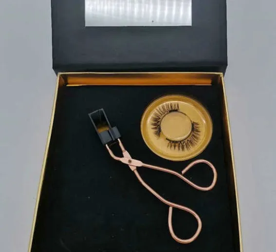 Magnetic false eyelashes in black with hard magnetic material and quantum clip on pink folding box