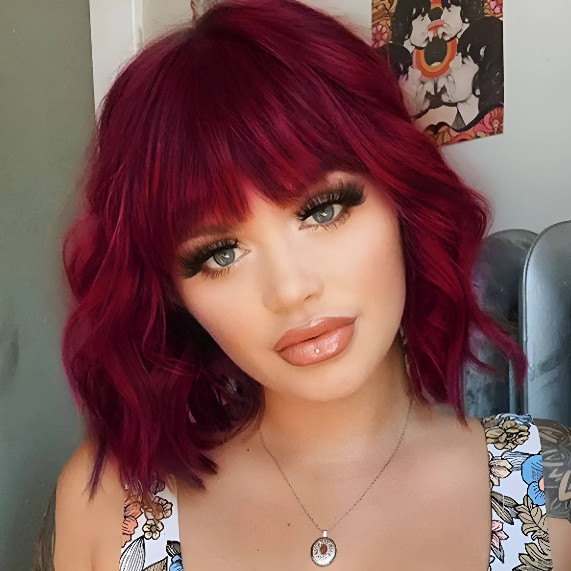 Short curly wig set for ladies Wine Red colour high temperature wire Qi bangs realistic natural look