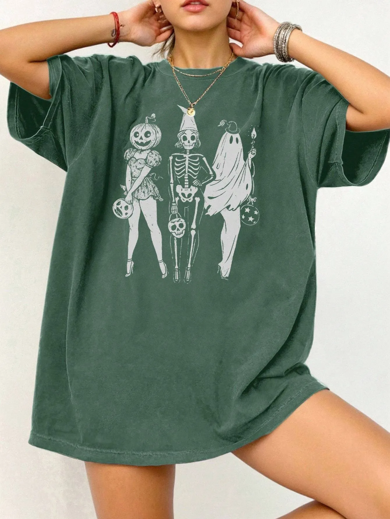 Loose straight cut cotton t-shirt in summer colours black green grey orange