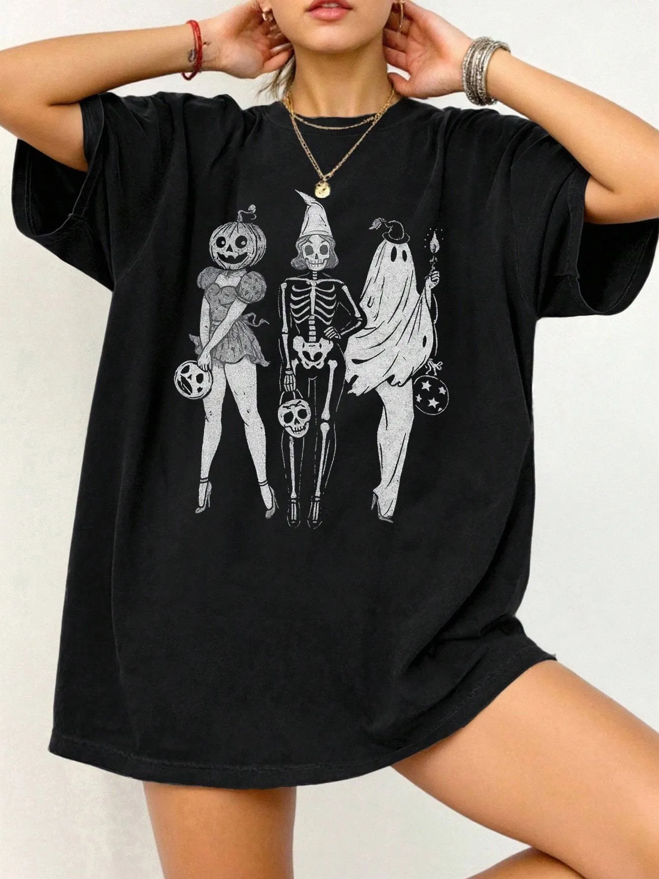 Loose straight cut cotton t-shirt in summer colours black green grey orange