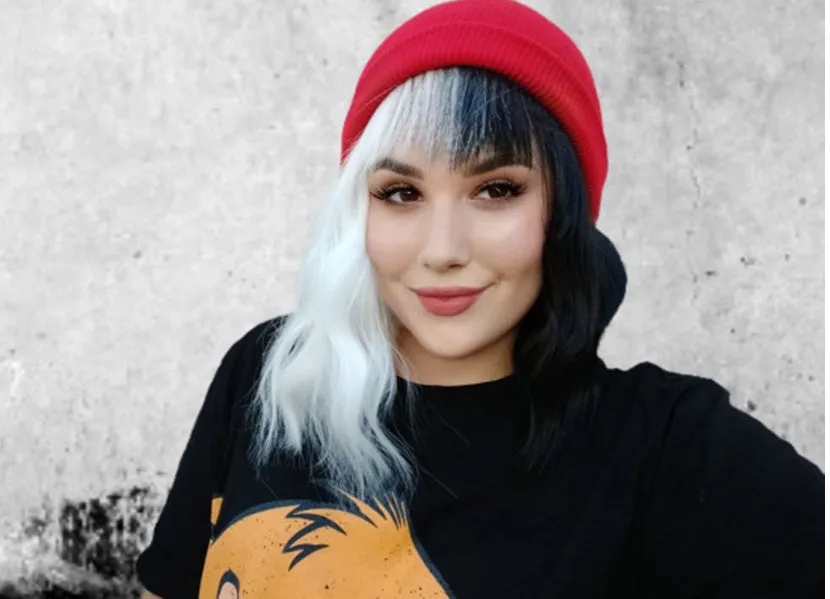 Women's short black and white straight synthetic wig with Qi bangs for cosplay Halloween