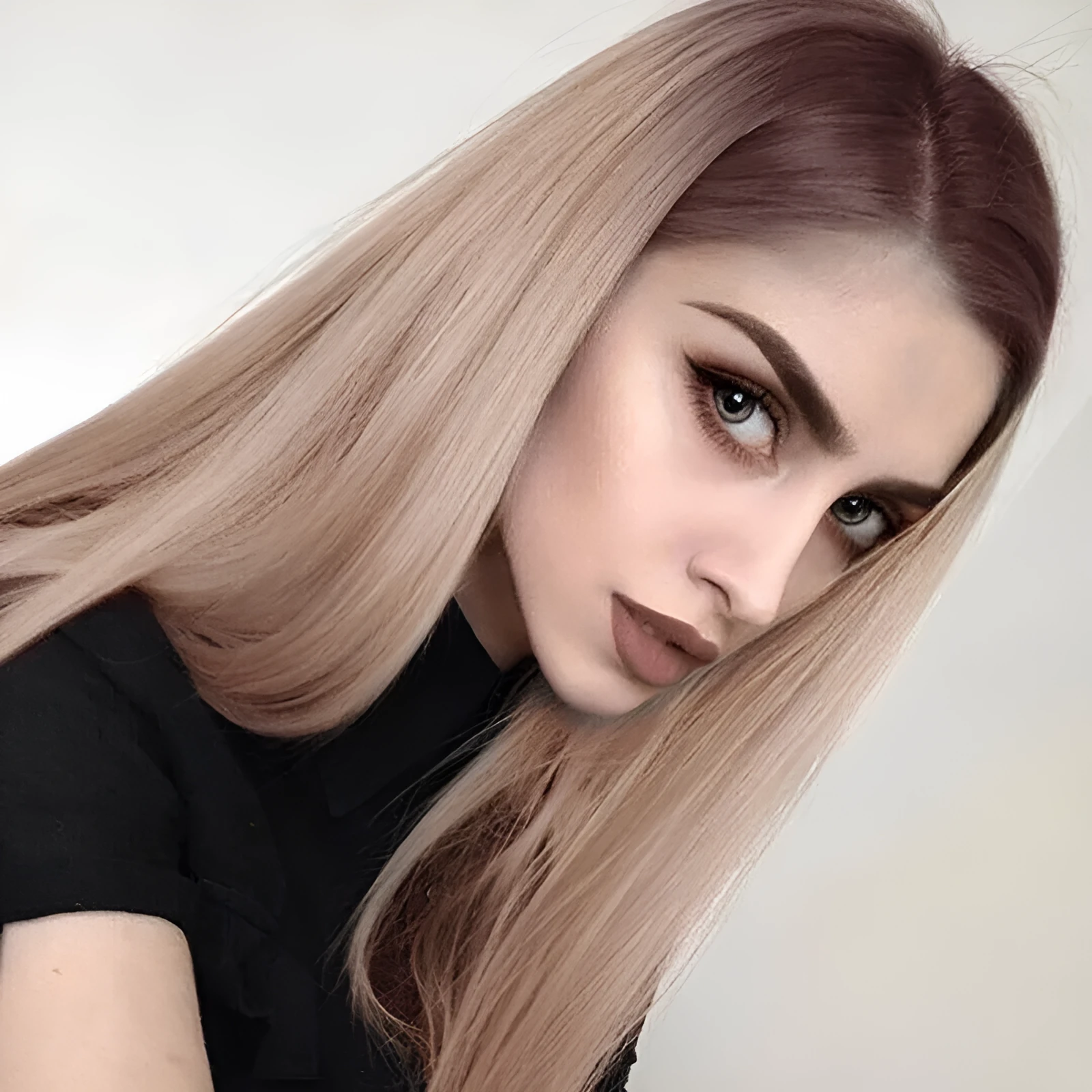 Long straight wig 65cm with mid-point bangs in colour as shown, made from high temperature wire