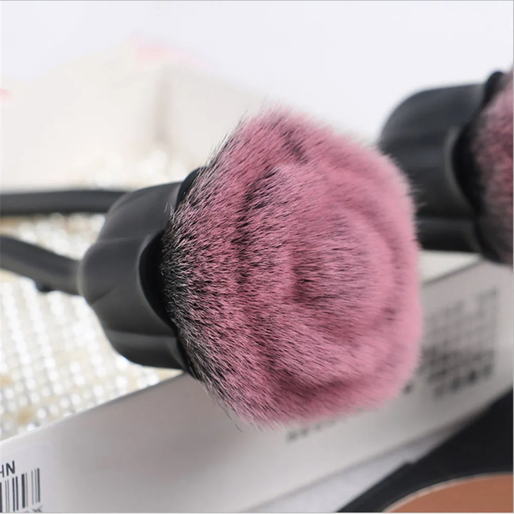 Rose makeup brush with black plastic handle and PU package, 15.5CM overall length