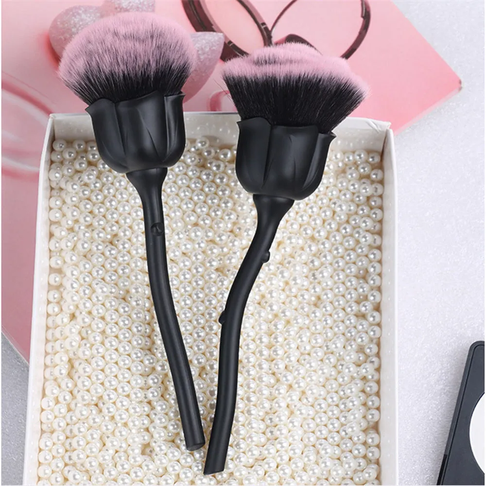 Rose makeup brush with black plastic handle and PU package, 15.5CM overall length