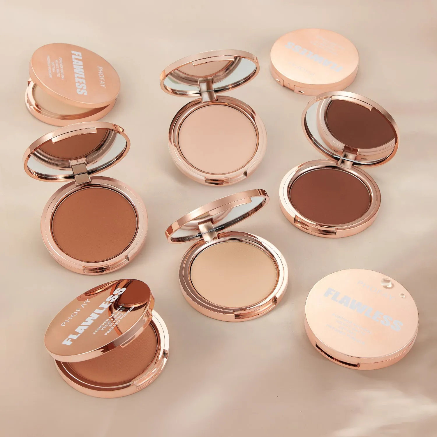 PHOFAY Matte Setting Pressed Powder compact 8g in hand with powder-puff for T-zone mattifying